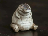 Krokodyl, figurka herbaciana, żywica, 4x5x3 cm