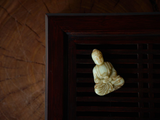 Budda, figurka herbaciana (jadeit), 6x4 cm